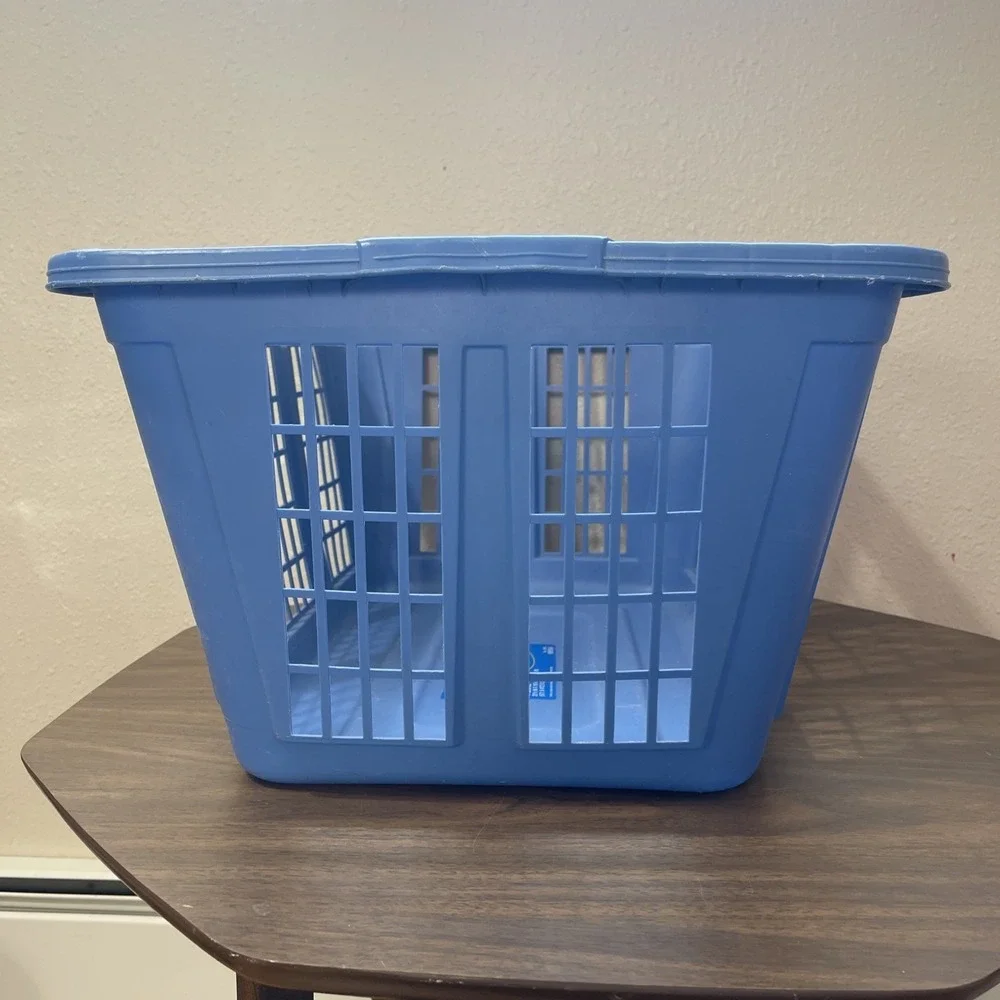 Vtg‎ Rubbermaid 2965  Blue Rectangle Laundry Basket Weave 22x16x11 Grannycore